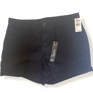 Union bay Black cargo shorts size 12 NWT.